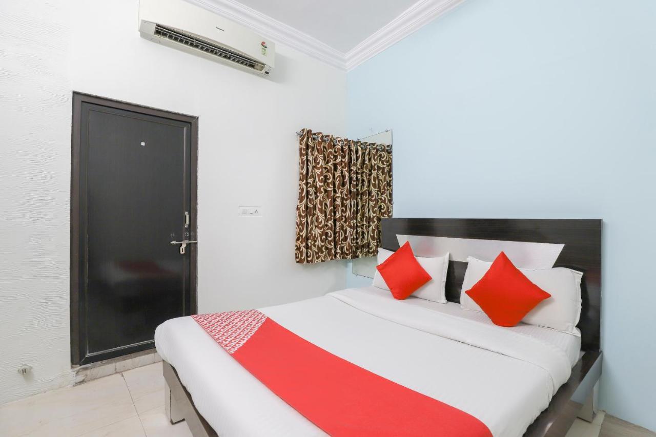 Hotel Jasmine อาเมดาบัด ภายนอก รูปภาพ
