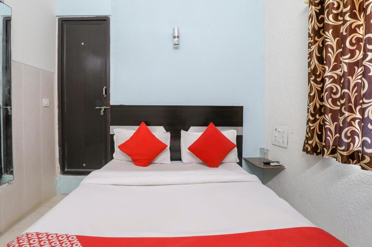 Hotel Jasmine อาเมดาบัด ภายนอก รูปภาพ