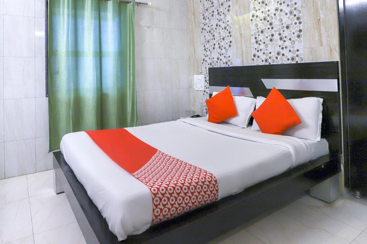 Hotel Jasmine อาเมดาบัด ภายนอก รูปภาพ