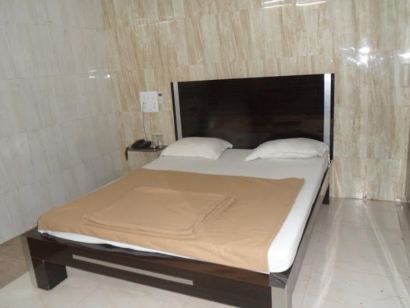 Hotel Jasmine อาเมดาบัด ภายนอก รูปภาพ