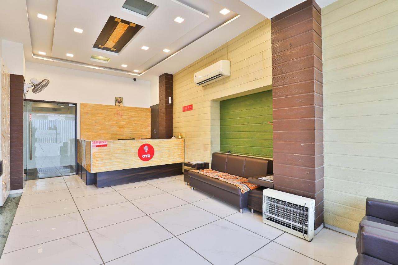 Hotel Jasmine อาเมดาบัด ภายนอก รูปภาพ