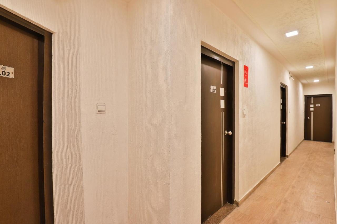 Hotel Jasmine อาเมดาบัด ภายนอก รูปภาพ