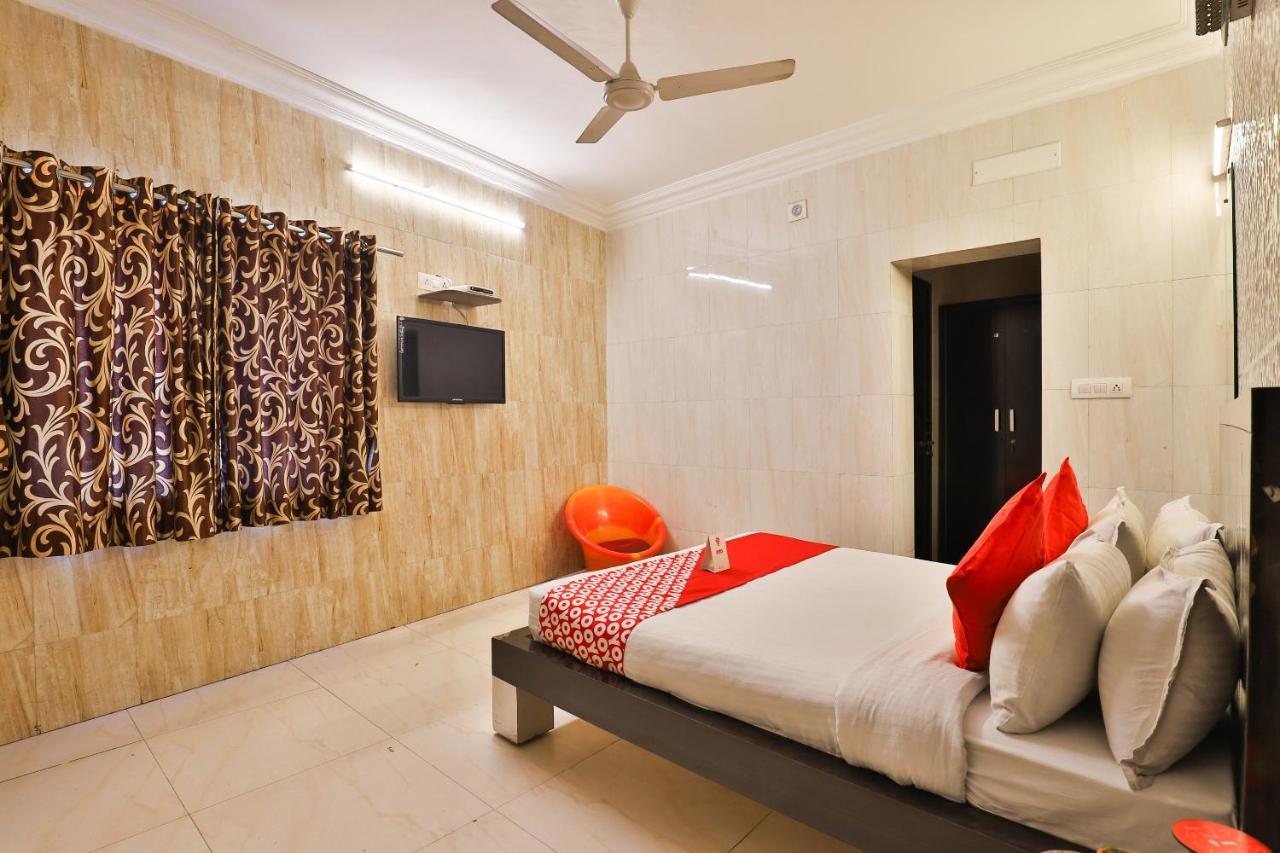 Hotel Jasmine อาเมดาบัด ภายนอก รูปภาพ