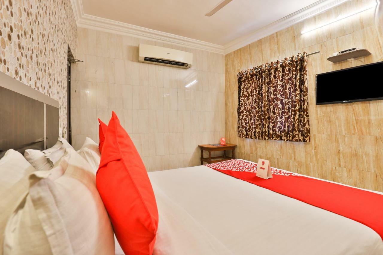 Hotel Jasmine อาเมดาบัด ภายนอก รูปภาพ
